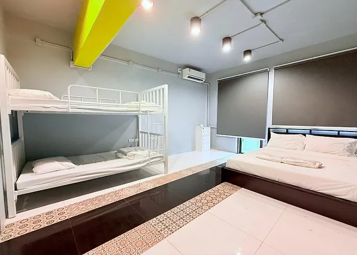 Sukhum Huai Khwang Hostel Bangkok